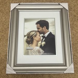 NWT Silver 8x10 Picture Frame